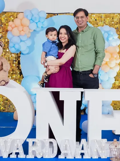 Another wonderful family portrait option from the teddy bear themed party, showing a slightly different pose.