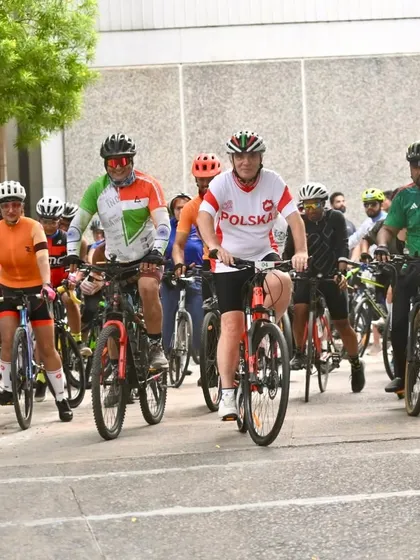 The ride begins! A diverse group of cyclists from our club and the Polish embassy setting off together.