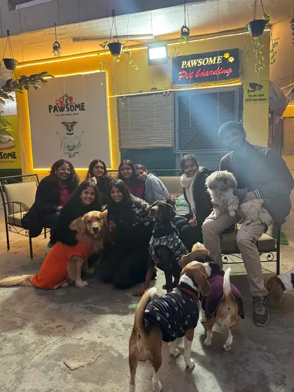 The wonderful team from @girlupindia visited for a 'pawsfull' therapy session. It was great to share the love of our dogs with them.