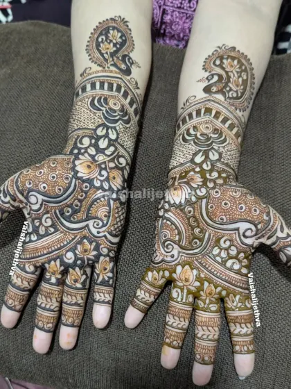 The beautiful result of a student's practice during our basic-to-advanced course.