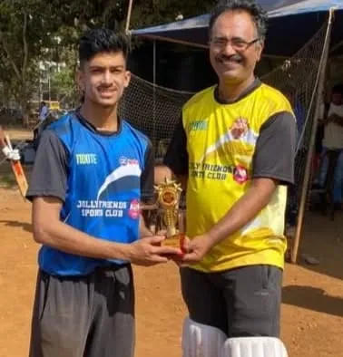 Presenting the award to Advait Bhave for his match-winning all-round effort. It's always a pleasure to see my players perform under pressure.