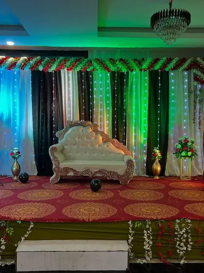 The same stage with green lighting, demonstrating how our dynamic lighting can instantly transform the atmosphere of the event.