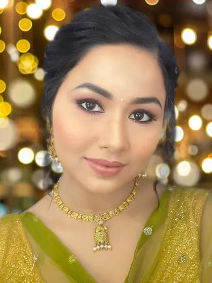 The same festive look with eyes open, showing how the lashes open up the eyes and complete the entire look. This style is versatile and works beautifully for many different occasions and outfits.