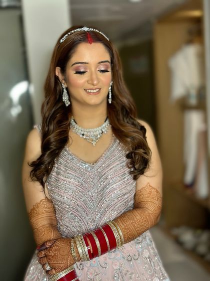 Modern & Pastel Brides photo 11