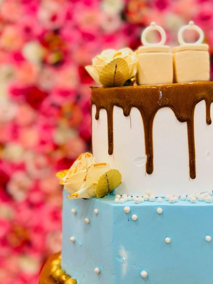 Elegant Tiered Cakes photo 8