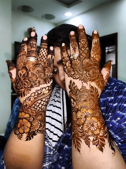 Hajira Mehendi Artist - Mehndi Artist Services Modern & Minimalist Designs photo 21