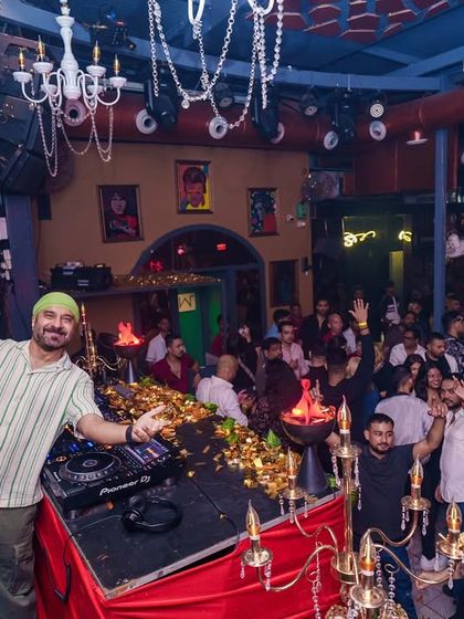 A full view of the 'Mondaze' party at Happy Brew, with me and the entire crowd in the frame.