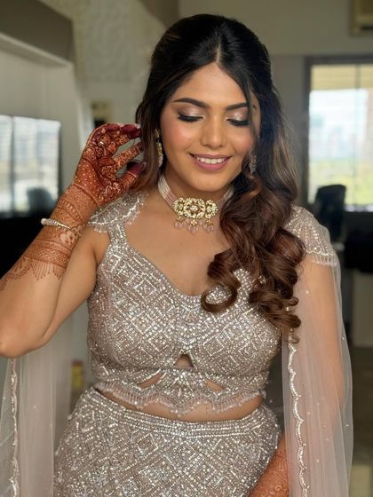 Glamorous Waves for Parties & Receptions photo 16