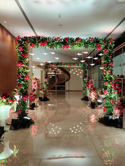 Welcoming Entrances & Aisles photo 35