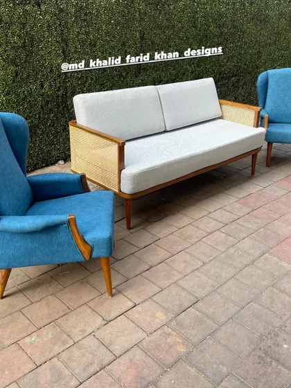 Another angle of the mixed-style living room set.