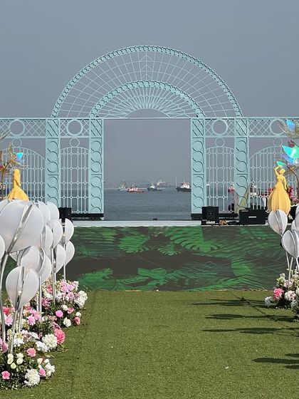 Unique Varmala & Stage Designs photo 12