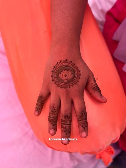 Lotus Mehendi Arts - Event Mehendi Services Elegant Designs for Guests photo 27