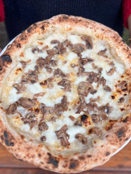 Pizza Bianca, the white pizza. Have you tried it yet? It's a delicious alternative for when you want to skip the tomato sauce.