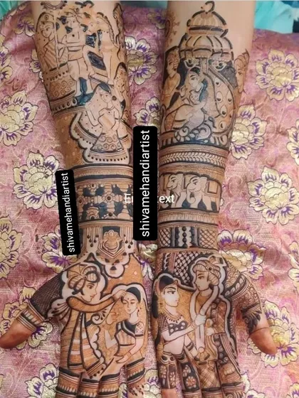 This design is filled with multiple portraits and scenes, capturing various moments and family members, creating a rich tapestry of the wedding celebration.