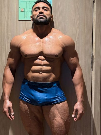 Another angle, checking the abs and chest.