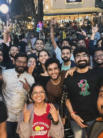 We started with a few people and now it's a 'karwaan'. A selfie with our amazing crowd after a street jam session.