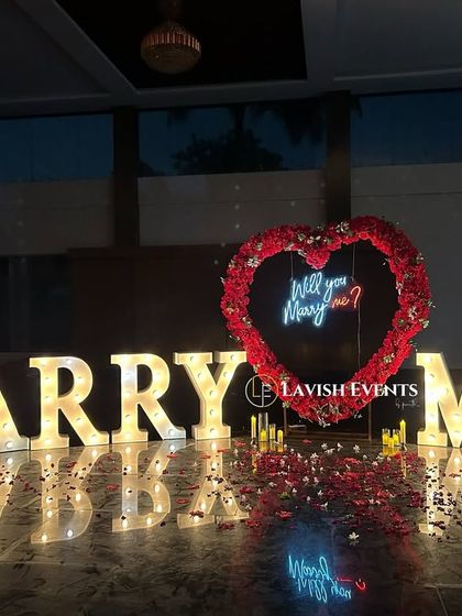 Romantic Moments: Proposals & Engagements photo 12