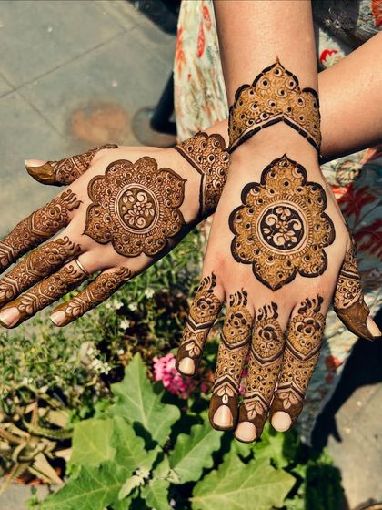 The finished mandala design, looking beautiful and crisp in the natural sunlight.