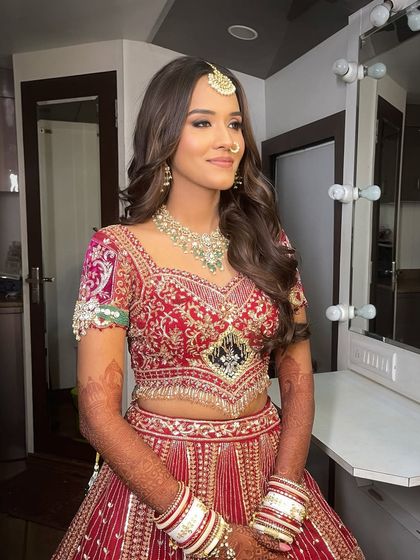 Timeless Wedding Day Looks photo 27