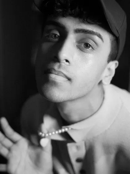 A close-up portrait taken in the busy Dadar market. This shot proves that even in a chaotic environment, we can create an intimate and focused fashion image.