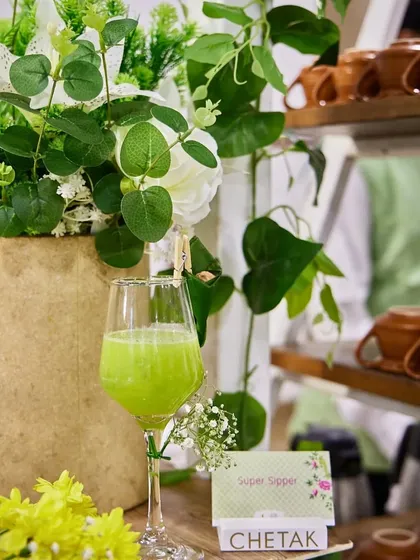 Our 'Super Sipper' green juice, a healthy and invigorating beverage choice. It's perfect for health-conscious corporate events or wellness-themed gatherings.