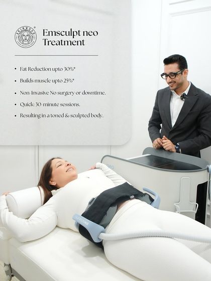 Here I am with fitness expert Deanne Panday during her Emsculpt NEO session. The on-screen graphic highlights the clinically proven results: up to 30% fat reduction and 25% muscle increase in just a few 30-minute sessions.