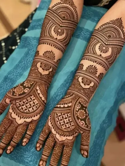A beautiful design with symmetrical patterns and a heart motif.