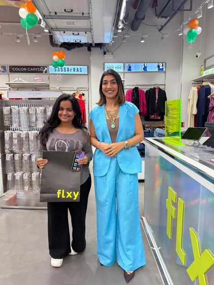 Another satisfied client at the Flxy store event. Every client walked out with renewed confidence.