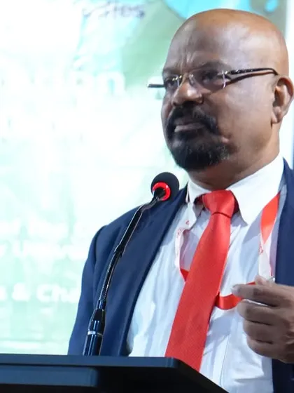Dr. D. K. Giri, Chairman of the Schumacher Society Delhi, speaks at the workshop, providing students with a deeper understanding of the challenges in modern journalism.