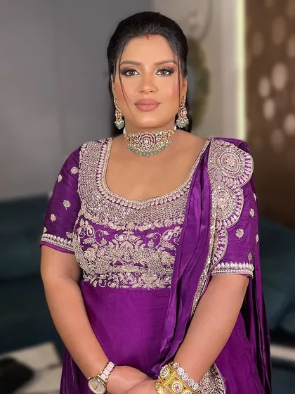 The final look. This mom-to-be is glowing and ready for her event. It was a joy to work on this challenging but rewarding transformation.