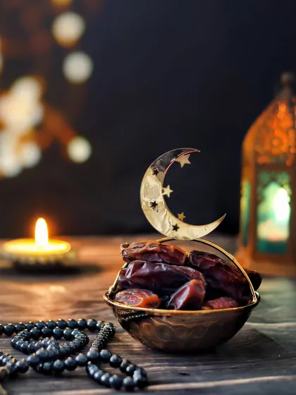 This shot is more than just food; it's about faith and culture. I styled these dates for Ramadan with a traditional lantern and prayer beads, using warm, focused light to create a serene and spiritual mood. It’s a great example of telling a deeper story through food.