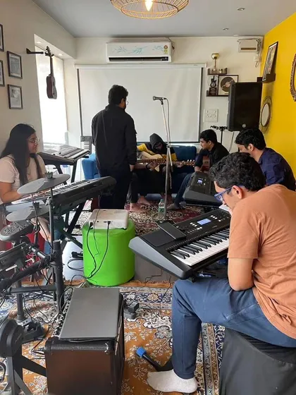 Music brings people together, and we love taking that experience to new places. Here’s a shot from a fun and engaging music workshop we conducted for the amazing team at Google India, turning colleagues into a band for a day.