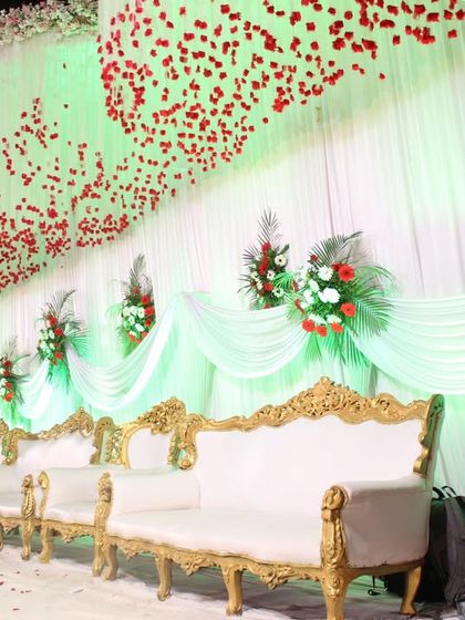 Grand Entrances & Dreamy Decor photo 46