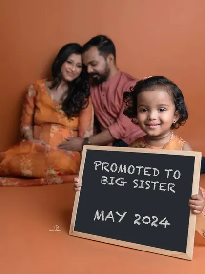 The best promotions are the ones that come with lots of love. Capturing the excitement of a soon-to-be big sister is one of my favorite parts of a growing family photoshoot.