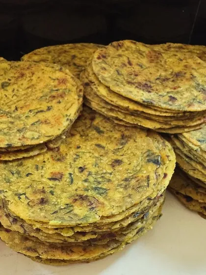 This is what a bulk order of 400 Theplas looks like before heading out from our kitchen. We are equipped to handle large quantity orders for events or travel, ensuring each one is fresh and authentic.