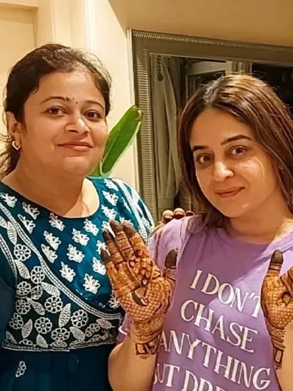 It was an honor to create a special design for the lovely actress Mahhi Vij. Working with clients who appreciate the art of mehndi is always a joy and a privilege.