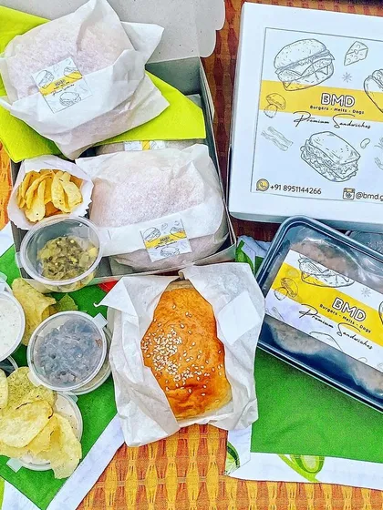 Enjoy a gourmet burger night at home with my DIY meal kits. I pack everything you need: your choice of handcrafted patties, soft buns, cheese, caramelised onions, mushrooms, special mayo, and even chips for the side.