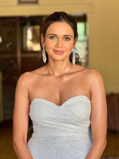 Signature Soft & Radiant Glow photo 11