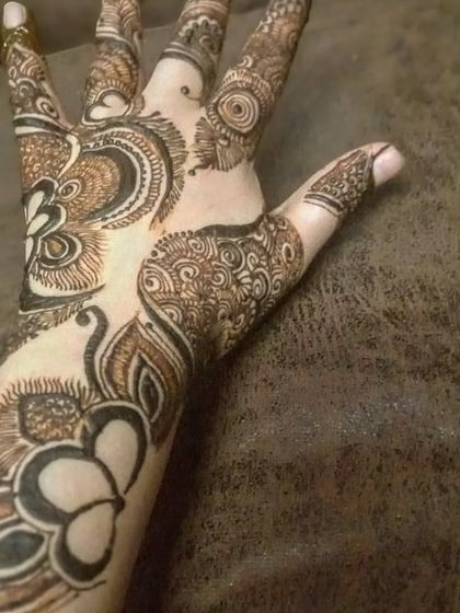 Hussaina Mehendi Artist - Party & Festive Mehendi Modern Arabic & Indo-Arabic Styles photo 3