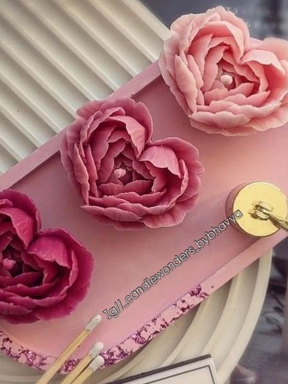 Blooming Creations: Floral & Botanical Candles photo 29