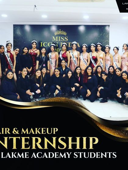 Our students posing with the contestants of Miss Icon India 2023. This internship gives them direct experience working with models in a professional pageant environment.