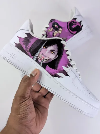 A shot of the other side of the Mileena custom, showing her terrifying Tarkatan teeth. Definitely one of the most "out there" pairs I've done.