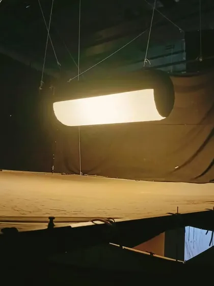 The Lightstar Airlite 1000 tube is a versatile tool for creating soft, ambient top light. By simply adding a diffusion skirt, we can quickly create a large, soft source that is perfect for lighting sets in a studio.