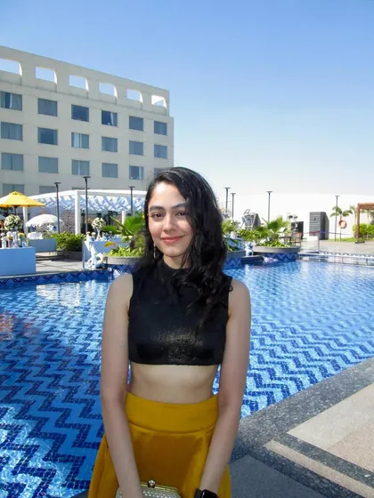 Another photo from the poolside.