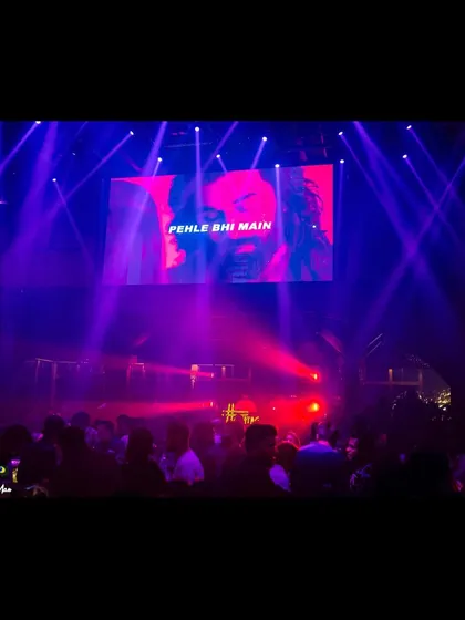 The main stage at Hashtag Kolkata, with visuals playing on the screen for a packed house.