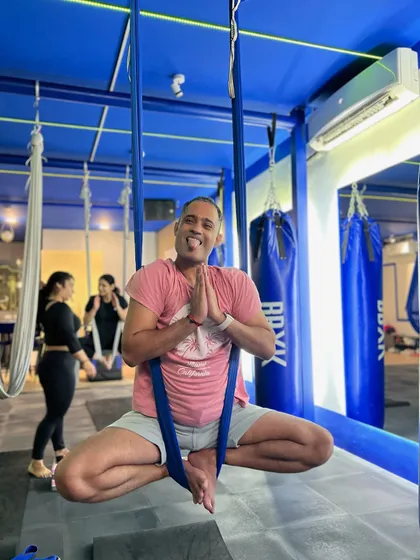 The hammock doesn't care who you are, it's here to support everyone's fitness journey. We love seeing our entire community, men and women, find their flow and strength in the air.
