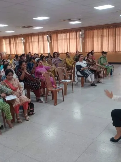 An interactive Q&A session where I addressed specific health and diet concerns from the teachers at Somerville School.