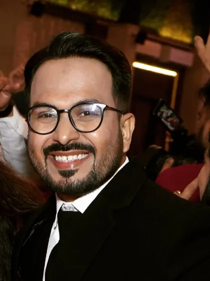 A great smile and a confident look for the wedding reception. My grooming service includes subtle makeup that enhances features and looks fantastic in candid photos, capturing the genuine joy of the celebration.
