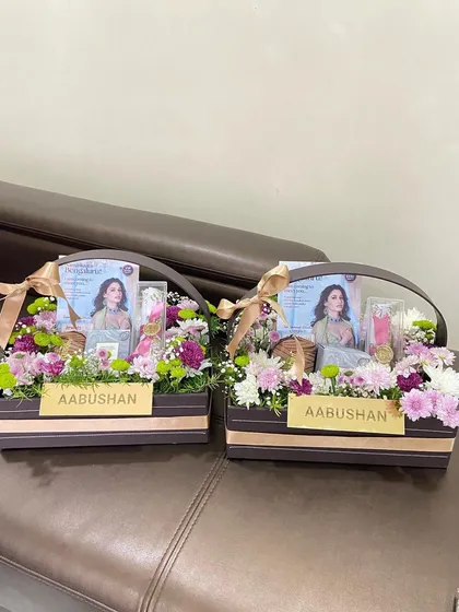 A pair of our stunning floral invite hampers for Aabushan, ready to be sent to special guests and influencers for their Bangalore store launch.