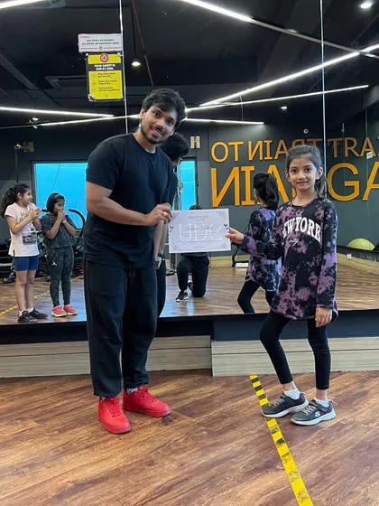 Hands down to our wonderful kids' batch. This young dancer just completed the Jazz Beginners Level 1 workshop, and we couldn't be prouder.